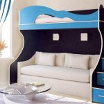 Letto blu e divano letto matrimoniale
