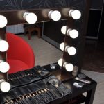 tavolo da trucco con specchio