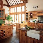 Comoda cucina in legno realizzata da te