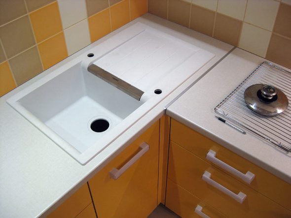 Lavello installato nel mobile angolare