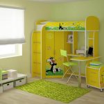 Letto a soppalco giallo per una cameretta elegante