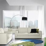 Divani bianchi all'interno