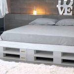 Letto a podio di grandi dimensioni con le tue mani