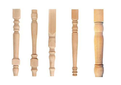 Gambe in legno intagliato
