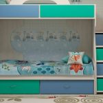 Letto a castello blu Dory con cassetti sottoletto su ruote e cassettiera con scaletta
