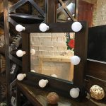 Specchio per il trucco per una stanza in stile loft
