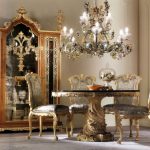 Set di mobili classici in legno