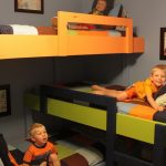 Letto compatto a tre livelli per bambini