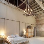I mobili realizzati in pallet si adattano perfettamente allo stile loft