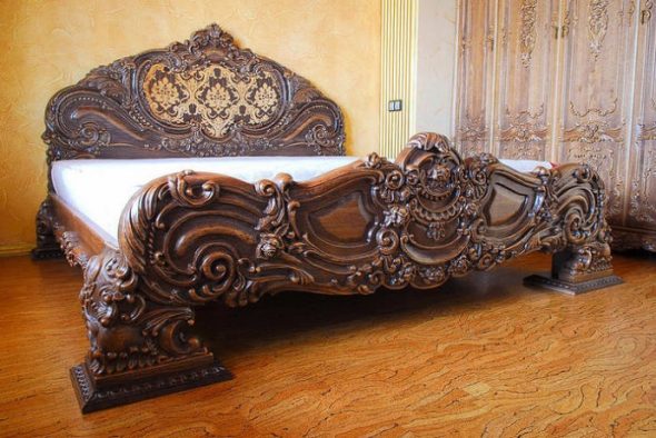 Letto realizzato in stile barocco