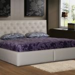 Letto di lusso con testiera morbida
