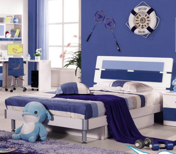 Letto nei toni del bianco e del blu