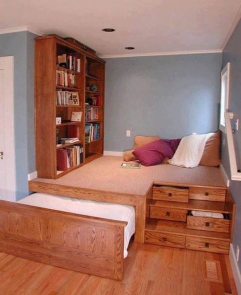 Rivestimento in legno per letto a podio