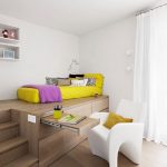 Letto singolo su piattaforma rialzata