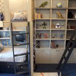 Letto originale con accessori sportivi