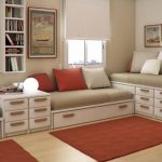 Disposizione di tre posti letto su livelli diversi