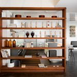 Separiamo la cucina dalla sala da pranzo con un mobiletto