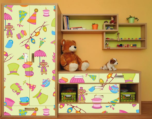 Pellicola autoadesiva per mobili per bambini