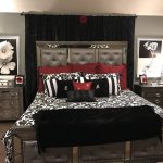 Camera da letto lussuosa con un letto morbido