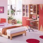 Camera da letto per adolescenti nei toni del rosso