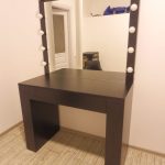 Specchio per il trucco rigoroso