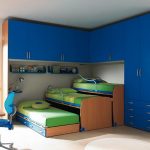 Letto estraibile triplo dall'armadio angolare