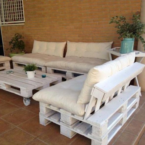 Divano in pallet bianco