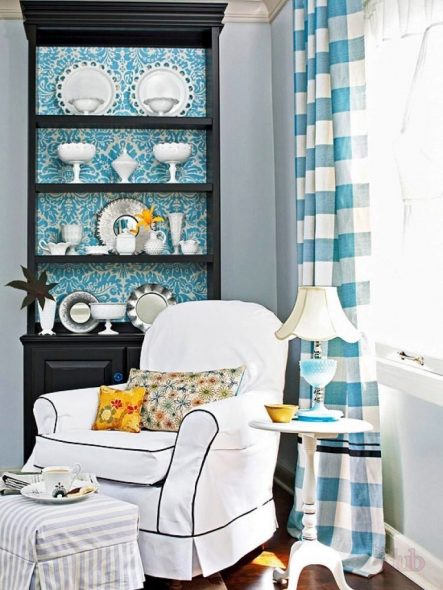 Decoupage dell'interno di un mobile nei toni del blu