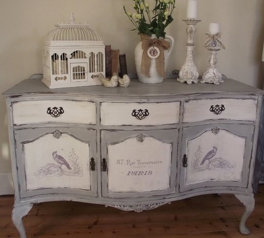 Decoupage di un comodino in stile provenzale