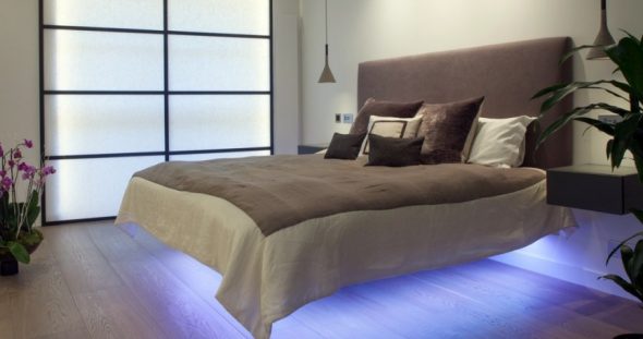 Un letto che sembra fluttuare nell'aria