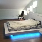 Letto galleggiante in soffitta