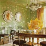 Sala da pranzo elegante con specchi