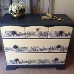 Splendida cassettiera realizzata con la tecnica del decoupage