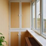 Armadio fai da te sul balcone