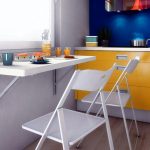 Bancone bar pieghevole in cucina