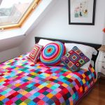 Una coperta luminosa decorerà il tuo letto