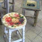 Sgabelli dopo il decoupage