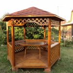 Gazebo con panche e tavolo integrati