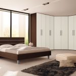Ampio armadio angolare per una camera da letto spaziosa