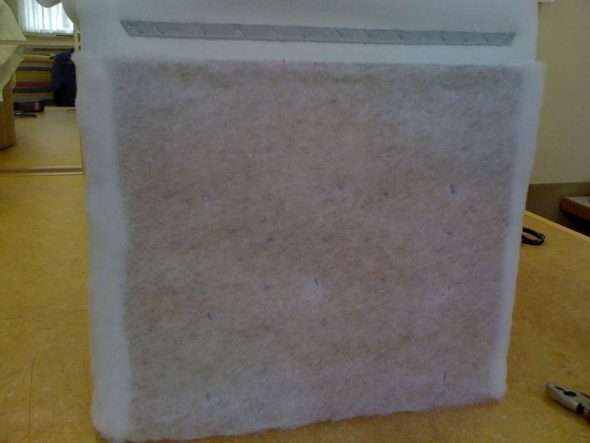 Fissiamo quattro quadrati di materia su un cubo