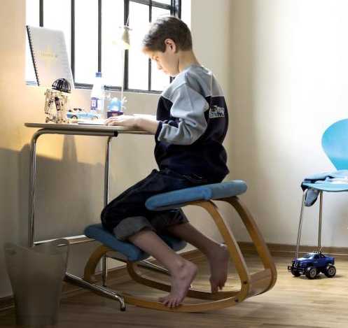 Sedia inginocchiatoio con base mobile