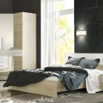 Mobiletto per camera da letto con armadio ad angolo