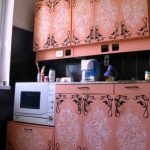 Bellissima cucina con motivi dopo la ristrutturazione