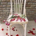 Bellissima sedia viennese con tulipani