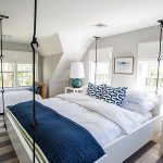 Letto su barre d'acciaio