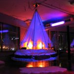 Letto sospeso rotondo con illuminazione