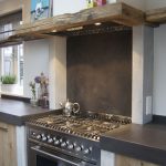 Cucina rustica con un tocco moderno