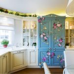 Credenza da cucina in tecnica decoupage