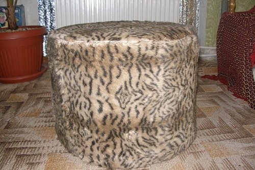 Pouf in pelliccia di leopardo