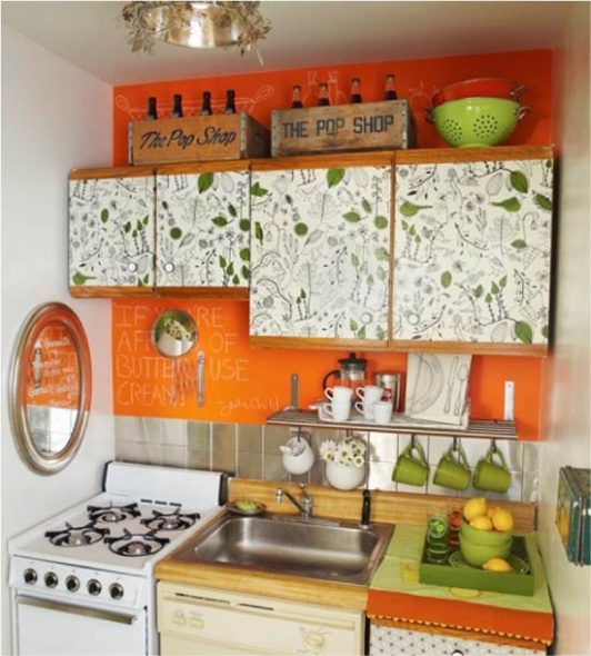 Facciate della cucina rinnovate con l'utilizzo di pellicola
